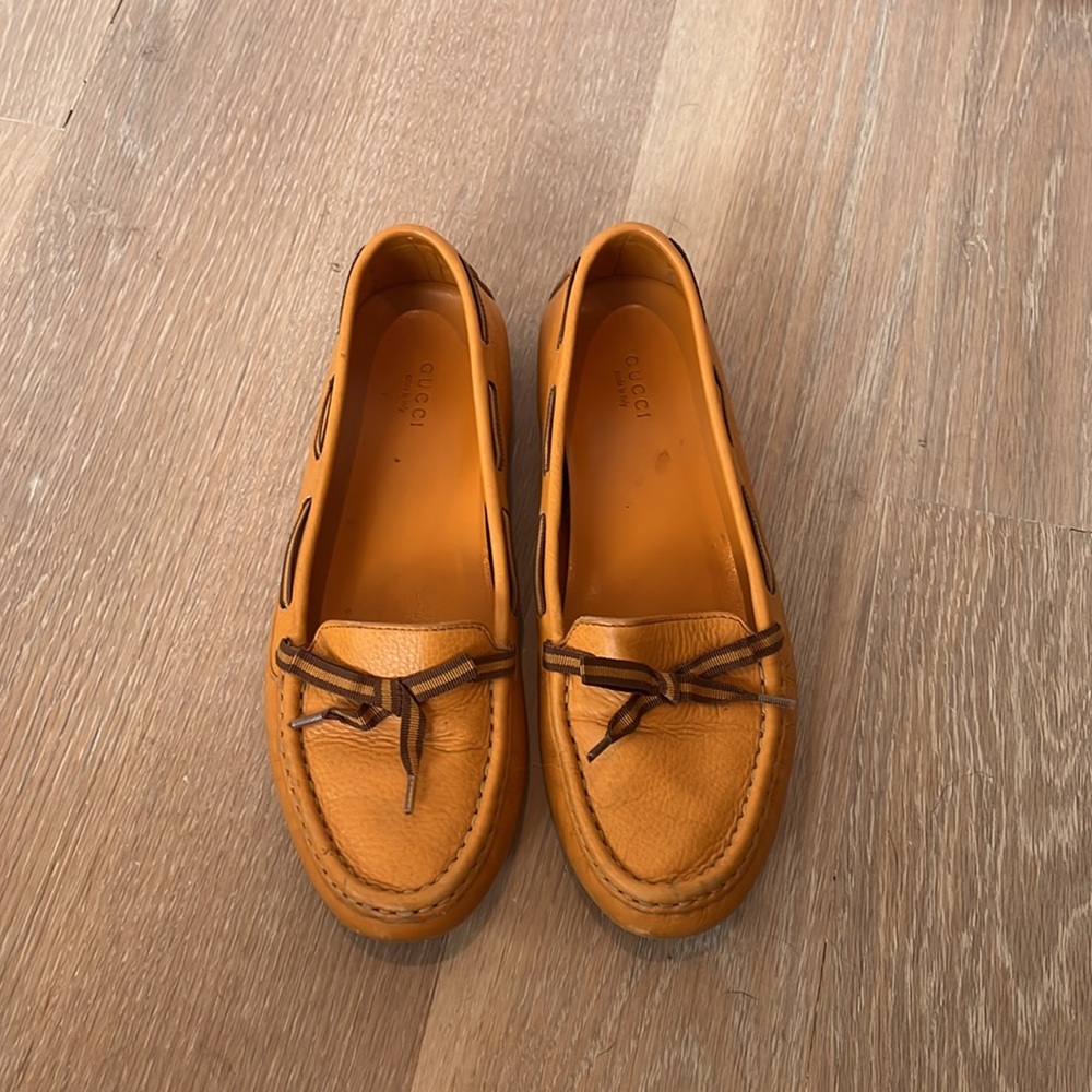 Gucci loafers with box